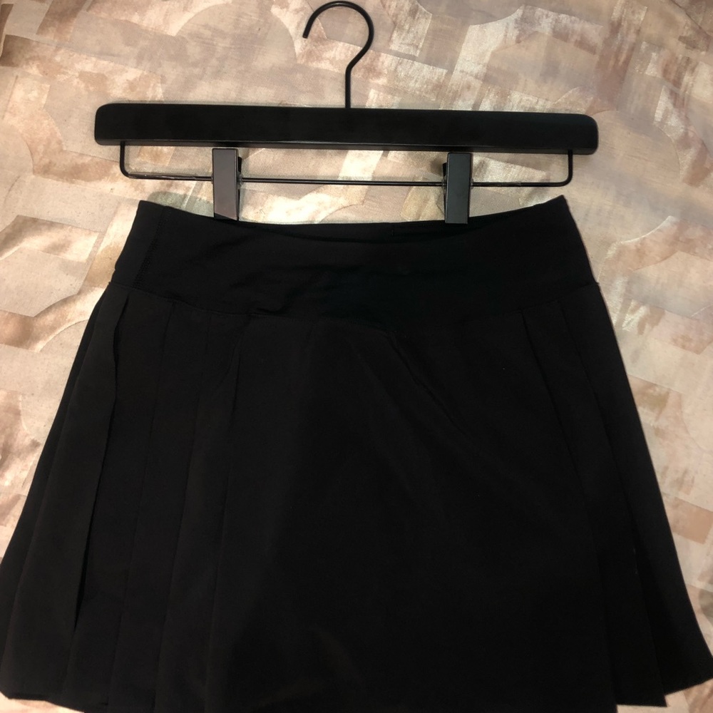 Lulu Lemon 🍋 Skirt any sport or just going out ..